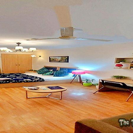 Top Luxury & Couple Friendly Stay Gp By Taj Suites & Studios #New Year Party & Stay Noida Dış mekan fotoğraf