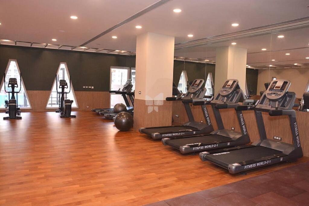 Top Luxury & Couple Friendly Stay Gp By Taj Suites & Studios #New Year Party & Stay Noida Dış mekan fotoğraf