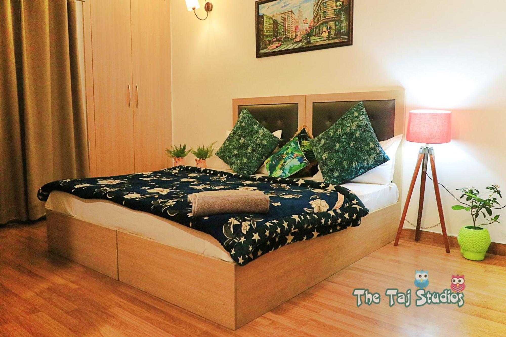 Top Luxury & Couple Friendly Stay Gp By Taj Suites & Studios #New Year Party & Stay Noida Dış mekan fotoğraf